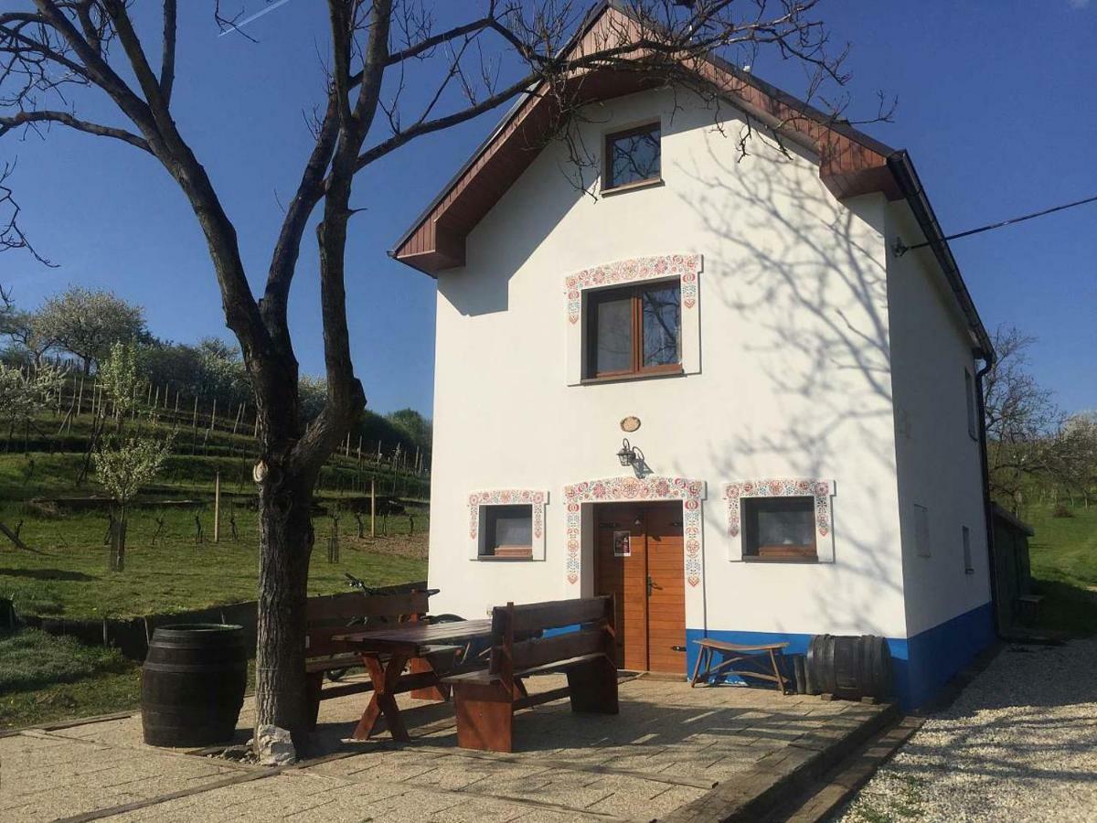 Vinny Sklep U Mna Mutenice Bagian luar foto